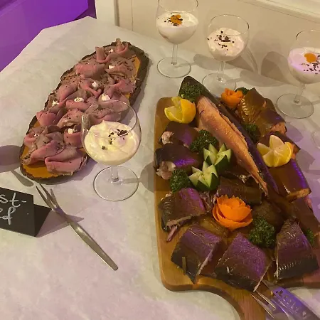 Zum Lindeneck Гостевой дом