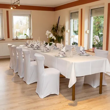 Zum Lindeneck Гостевой дом