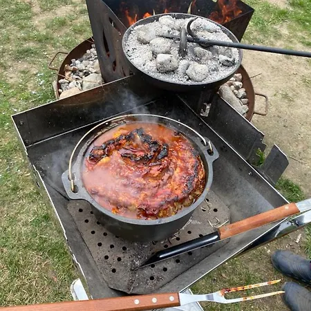 Zum Lindeneck Гостевой дом Lubz